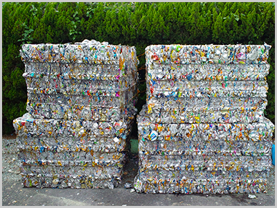 プレス後の空き缶